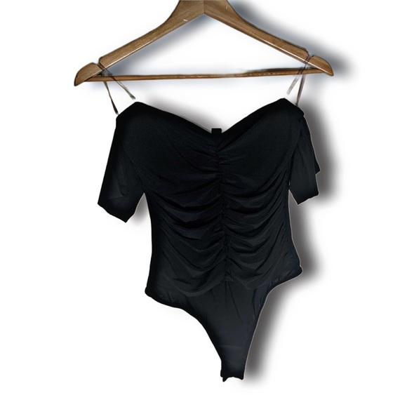 Black Off The Shoulder Ruched Bodysuit - Picture 2 of 9